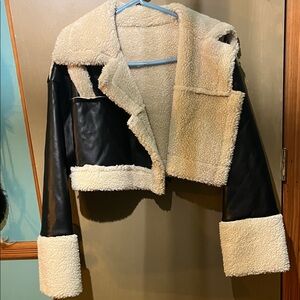 SHEIN Black Faux Leather & Cream Teddy Sherpa Crop Jacket
